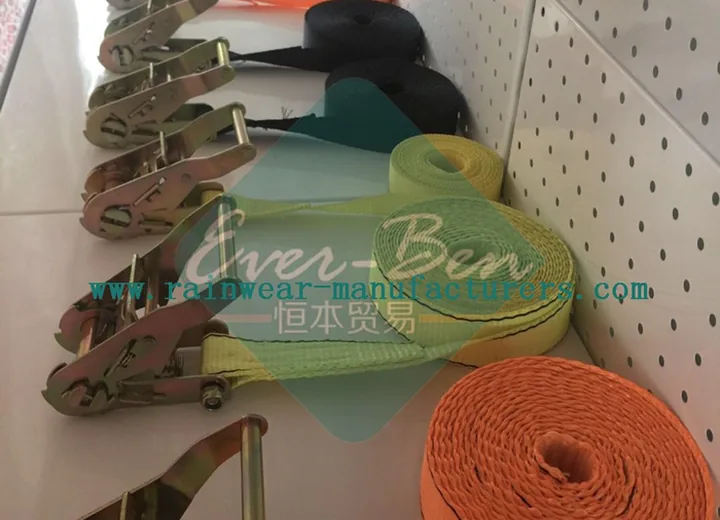 Bulk ratchet straps and webbing assemblies in multiple colors